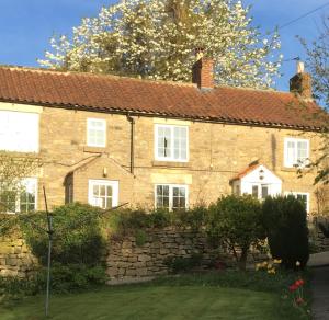 Gallery image of Cottage with amazing views of the North York Moors in York