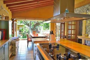 Kuchyň nebo kuchyňský kout v ubytování Villa Casa Binissagar II 106 by Mallorca Charme