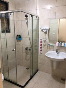 Koupelna v ubytování Bear Baby Homestay + 11 fotografií