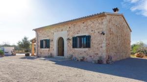 The building in which the holiday home is located