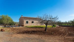 The building in which the holiday home is located