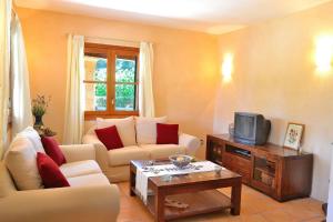 TV a/nebo společenská místnost v ubytování 128 Finca Son Rossinyol ETV10657 by Mallorca Charme