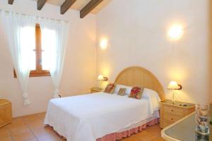 Postel nebo postele na pokoji v ubytování 128 Finca Son Rossinyol ETV10657 by Mallorca Charme