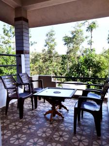 Photo de la galerie de l'établissement Naturesky Homestay - Full Villa, Home Food & Coffee Estate, à Chikmagalur