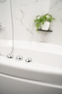 Fotografie z fotogalerie ubytování CHROMA FASHION ROOMS & APARTMENTS v Aténách