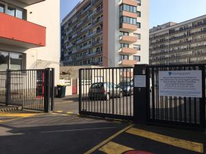 Budova, kde se aparthotel nachází
