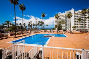 Bazén v ubytovaní Las Americas Acapulco Costa Adeje alebo v jeho blízkosti