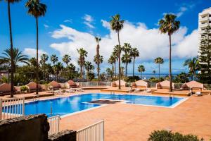 Bazén v ubytovaní Las Americas Acapulco Costa Adeje alebo v jeho blízkosti