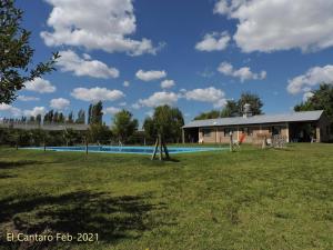 Swimmingpoolen hos eller tæt på El Cántaro