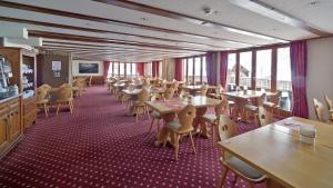 Una televisión o centro de entretenimiento en Le Chamois