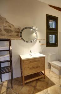 Bathroom sa Maset del Riu