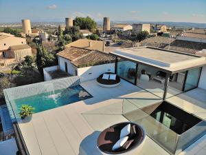 Utsikt mot bassenget på Villa Montblau 049 by Mallorca Charme eller i nærheten