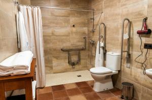A bathroom at ALCALA DEL JUCAR, Casa rural Río Tranquilo 2 -LUXURY 5 Estrellas-