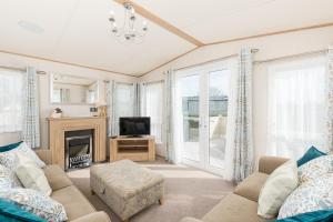 Gallery image of Cottontail Lodge - Hot tub - Pet Friendly in South Cerney