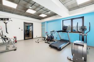 Posilňovňa alebo fitness centrum v ubytovaní Apartament - Kluszkowce nad Jeziorem Czorsztyńskim