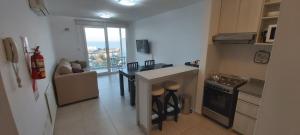 A kitchen or kitchenette at Torre Orca Piso 9 Mareas del Golfo