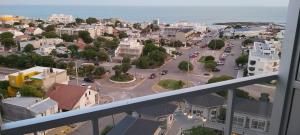 Γενική θέα στη θάλασσα ή θέα στη θάλασσα από  αυτό το διαμέρισμα +19 φωτογραφίες