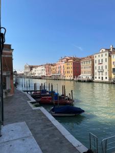 ヴェネツィアにあるリーヴァ デ ビアジオのギャラリーの写真