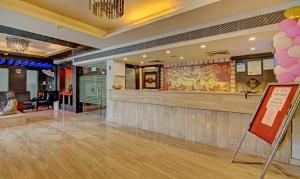 Lobby o reception area sa Treebo Tryst Relax Inn Patel Nagar