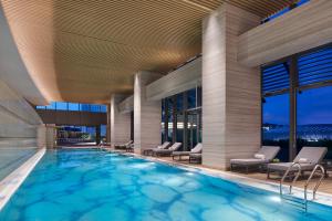 Bazén v ubytování Hyatt Regency Hengqin nebo v jeho okolí