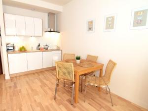 Kuchnia lub aneks kuchenny w obiekcie Apartamenty Świnoujście - Bałtycka