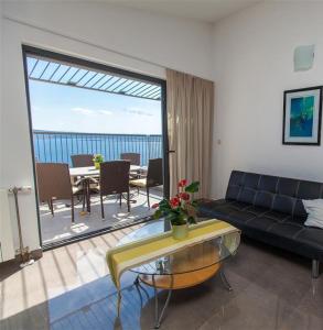 Posedenie v ubytovaní ALANA 1 PENTHOUSE