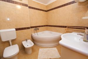 Kúpeľňa v ubytovaní ALANA 1 PENTHOUSE