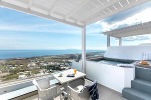 Balkón nebo terasa v ubytování La Estrella 4 Suites with Sea View & 4 Prive Hot Tub