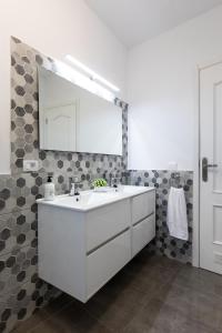 Ванная комната в JVG VILLAS - Villa Carolina
