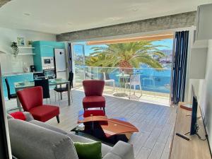 Χώρος καθιστικού στο 5***** Charco loft