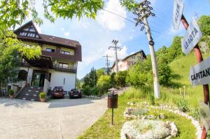 Imagine din galeria proprietății Aqvila Club**** Rucar în Rucăr +55 fotografii