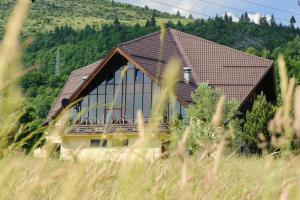 Imagine din galeria proprietății Aqvila Club**** Rucar în Rucăr