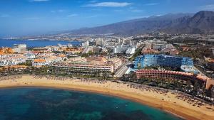 Fotografie z fotogalerie ubytování Superb seaview apartment in Playa de Las Americas v destinaci Playa de las Americas