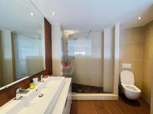 Ένα μπάνιο στο Grand appartement - Central Beach - Résidence de la Rose +22 φωτογραφίες