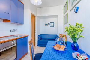 Kuchyň nebo kuchyňský kout v ubytování Studio Apartment Ecija