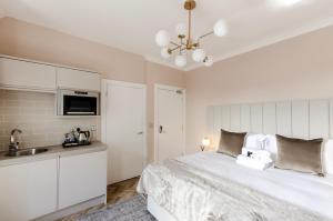Sweeney Apartments & Rooms