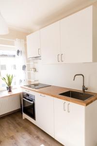 A kitchen or kitchenette at Villa Forellenweg