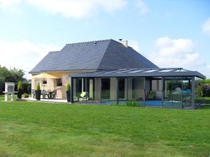 Imagen de la galería de Villa de 3 chambres avec piscine privee jardin amenage et wifi a Kersaint Plabennec, en Kersaint-Plabennec