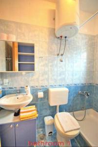 Koupelna v ubytování Apartment Martina Tučepi