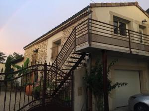 Το κτήριο όπου στεγάζεται  ο ξενώνας +12 φωτογραφίες