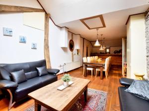 Posezení v ubytování Rustic Farm Stay in Rogery