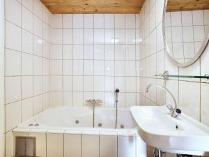 Koupelna v ubytování Rustic Farm Stay in Rogery