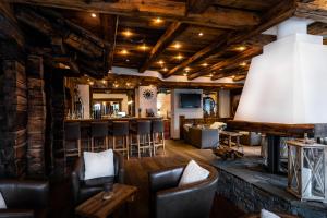 Svetainės erdvė apgyvendinimo įstaigoje Lifestyle & Spa Hotel Grächerhof