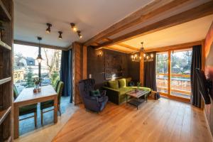 Posedenie v ubytovaní Mountain Shelter Apartments