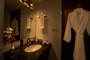 Hotel One Tariq Road Multan的一间浴室