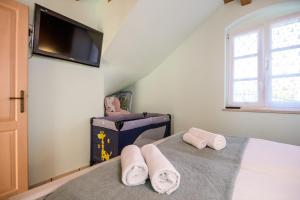 Ein Bett oder Betten in einem Zimmer der Unterkunft Luxury Villa Kras