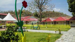 Praveg Tent City Narmada, Statue of Unity外面的花园