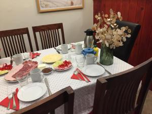 Jedlo v ubytovaní bed & breakfast alebo blízkom okolí