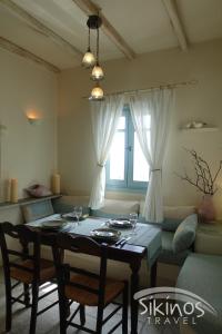 Fotografia z galérie ubytovania Traditional Apartment In Kastro v destinácii Síkinos