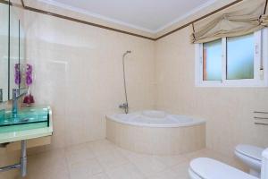 Kúpeľňa v ubytovaní CH Villa Calida Monteazul